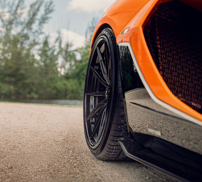 Фото дисков 1886 Wheels G010 на Lamborghini Aventador