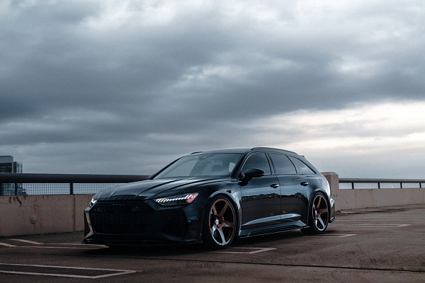 Фото дисков HRE 305M Глянцевая бронза на Audi A/RS 6 (C8)
