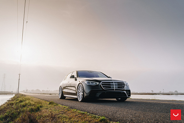 Фото дисков Vossen HF-4T Серебро на Mercedes-Benz S-Class (W223)