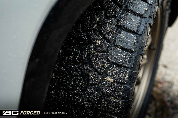 Фото дисков BC Forged TD01 Сатиновая бронза на Toyota Sequoia III
