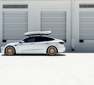 Фото дисков Vossen HF-2 на Tesla Model 3