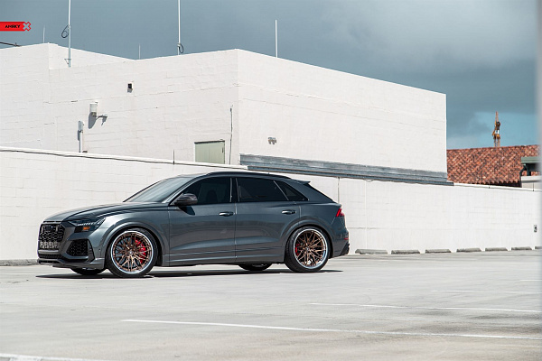 Фото дисков Anrky S3-X1 Сатиновая бронза на Audi Q8
