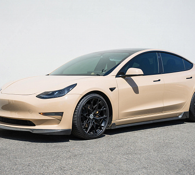 Фото дисков HRE FF10 на Tesla Model 3