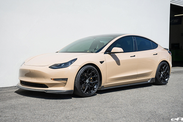 Фото дисков HRE FF10 Черный сатин на Tesla Model 3