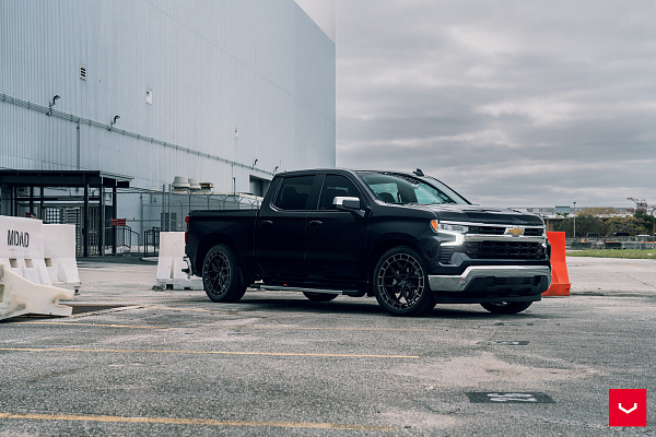 Фото дисков Vossen HFX-1 (6-Lug) Черный глянец на Chevrolet Silverado IV