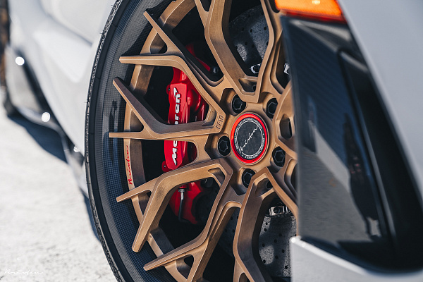 Фото дисков Brixton Forged PF10 Сатиновое темное золото на McLaren 720S