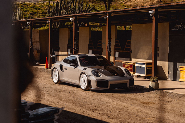 Фото дисков Brixton Forged TR20 Белый глянец на Porsche 911 VII