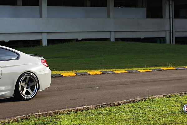 Фото дисков HRE 305 Сатиновый графит на BMW 6/M6 (F06/F13/F12)
