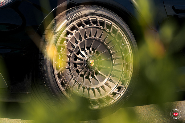 Фото дисков Vossen LC3-13T Глянцевый темный лак на Porsche 911 VIII