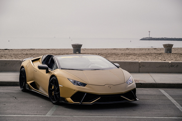 Фото дисков Savini SV67 Черный глянец на Lamborghini Huracan