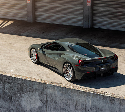 Фото дисков HRE S104SC на Ferrari 488
