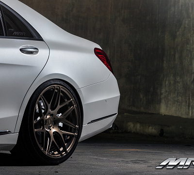 Фото дисков MRR FS01 на Mercedes-Benz S-Class (W222, C217)