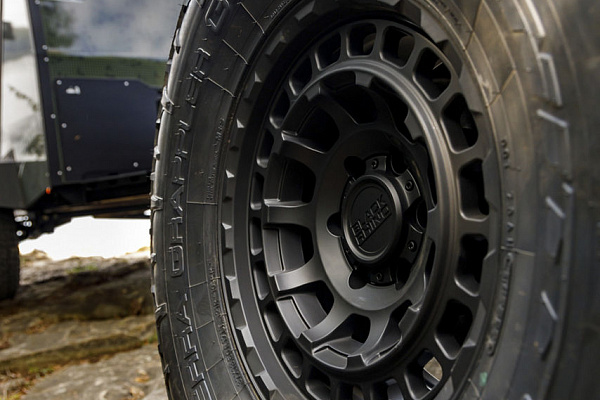 Фото дисков Black Rhino CHAMBER Черный матовый на Ford Bronco