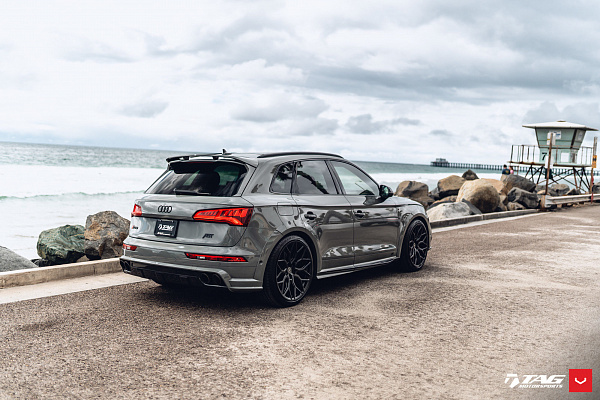 Фото дисков Vossen HF-2 Глянцевый графит на Audi Q5 (FY)