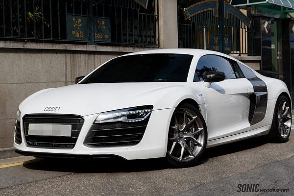 Audi R8