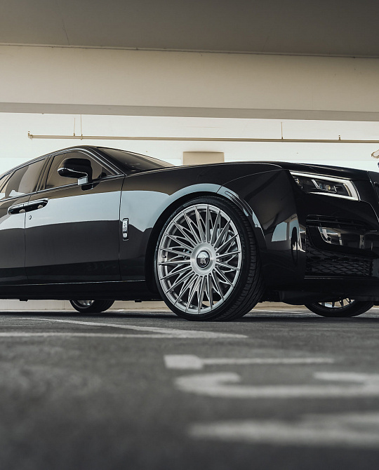 Фото дисков S17-15T Глянцевый лак на Rolls-Royce Ghost II