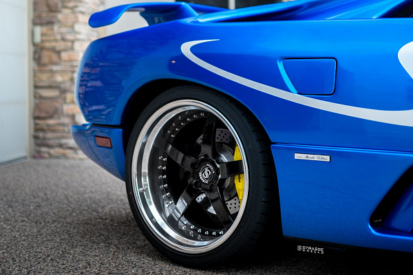 Фото дисков Strasse Wheels S5 Performance Черный глянец на Lamborghini Diablo