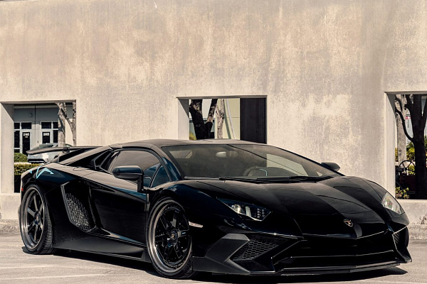Фото дисков Anrky JDX-316 Черный глянец на Lamborghini Aventador