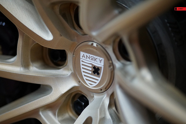Фото дисков Anrky AN13 Глянцевая шампань на BMW 4/M4 (F32/F82)