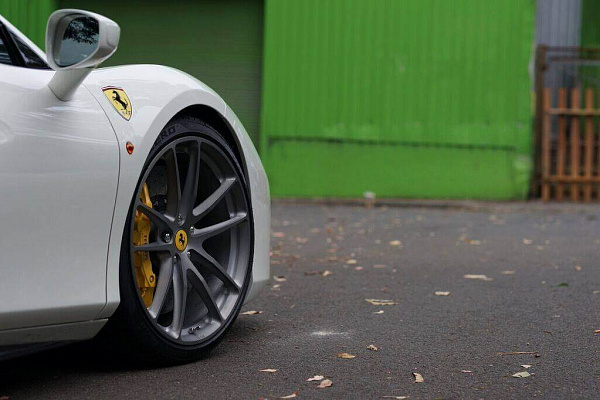 Фото дисков HRE P104 Сатиновый тонированный лак на Ferrari 488