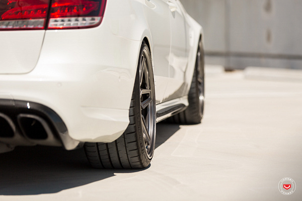 Фото дисков Vossen ML-X1 Глянцевый темный лак на Mercedes-Benz E-Class (W212, S212, C207)