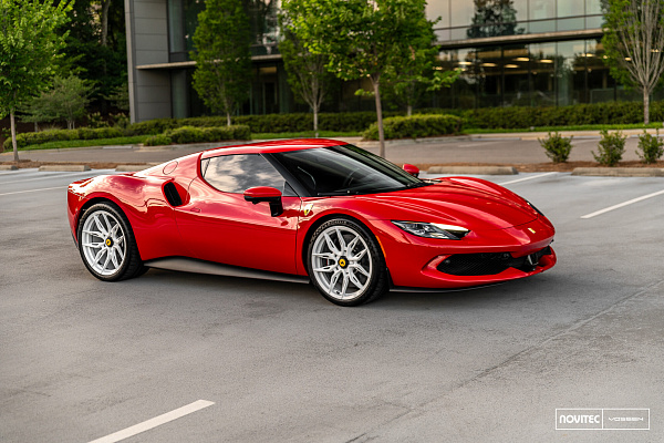 Фото дисков NOVITEC NF11 Белый глянец на Ferrari 296