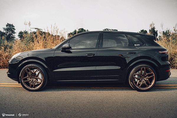Фото дисков Brixton Forged PF12 R / RS Глянцевая бронза на Porsche Cayenne III