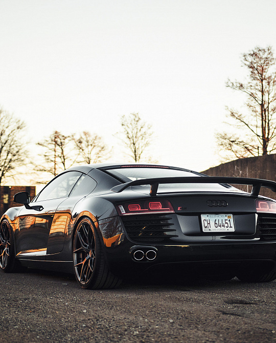 Фото дисков HF-5 Глянцевый графит на Audi R8 (Typ 42)