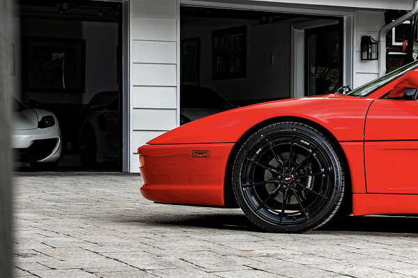 Фото дисков Savini SV-F1 Черный глянец на Ferrari F355