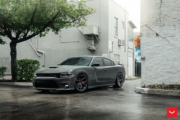 Фото дисков Vossen HF-5 Сатиновый графит на Dodge Charger VII