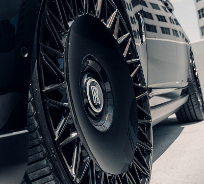Фото дисков Vossen S17-18 на Rolls-Royce Cullinan