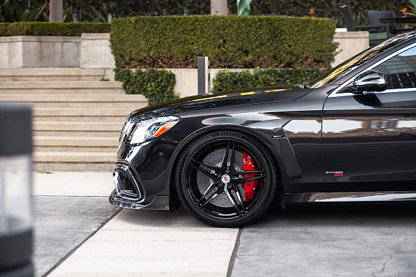 Фото дисков HRE P107 Черный глянец на Mercedes-Benz S-Class (W222, C217)