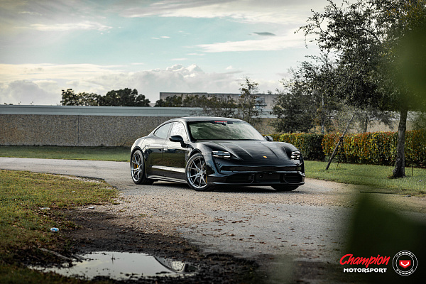 Фото дисков Vossen RS74 Глянцевый тонированный лак на Porsche Taycan I