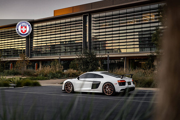 Фото дисков HRE P101SC Глянцевая бронза на Audi R8 (4S)