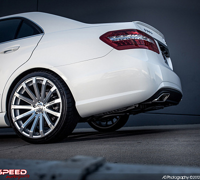 Фото дисков MRR HR9 на Mercedes-Benz E-Class (W212, S212, C207)