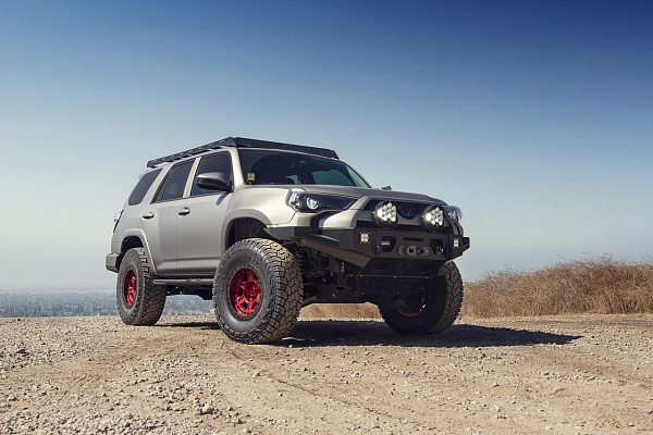 Фото дисков Black Rhino RENO Красный глянец на Toyota 4Runner V
