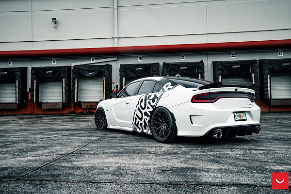 Фото дисков Vossen HF-2 Черный глянец на Dodge Charger VII