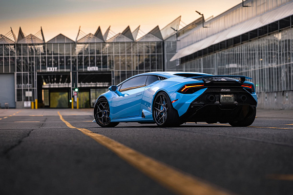 Фото дисков Brixton Forged PF7 Матовый графит на Lamborghini Huracan