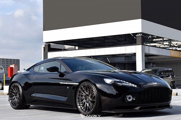 Фото дисков Anrky RS3.2 Глянцевый темный лак на Aston Martin Zagato