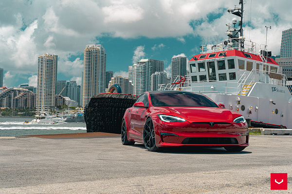 Фото дисков Vossen HF-5 Черный глянец на Tesla Model S