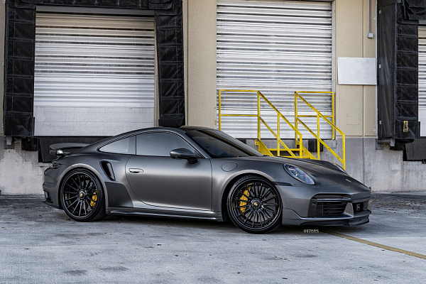 Фото дисков Strasse Wheels SV15 Deep Concave FS Черный глянец на Porsche 911 VIII