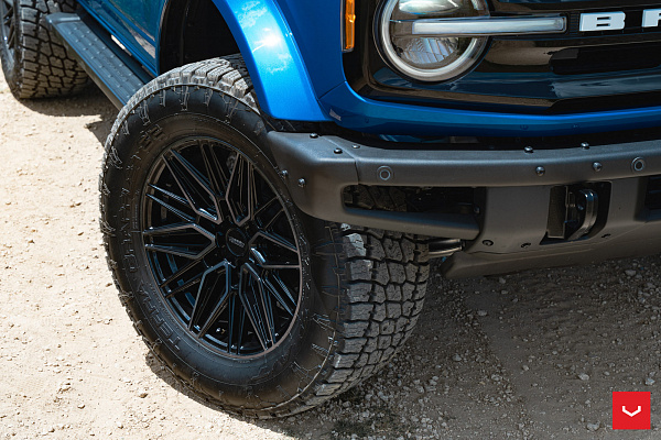 Фото дисков Vossen HF6-5 Черный глянец на Ford Bronco