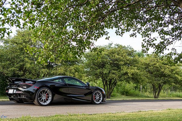 Фото дисков Anrky AN21 Глянцевый тонированный лак на McLaren 720S