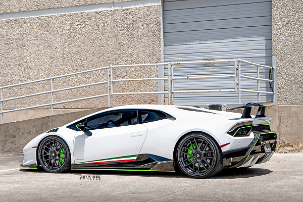 Фото дисков Strasse Wheels SM7 Deep Concave FS Другой цвет на Lamborghini Huracan