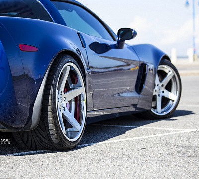 Фото дисков Strasse Wheels S5 Deep Concave на Chevrolet Corvette C6