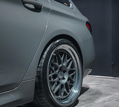 Фото дисков HRE 300 на BMW 5/M5 (G30/F90)