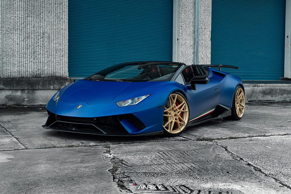 Фото дисков Anrky S1-X2 Сатиновое золото на Lamborghini Huracan