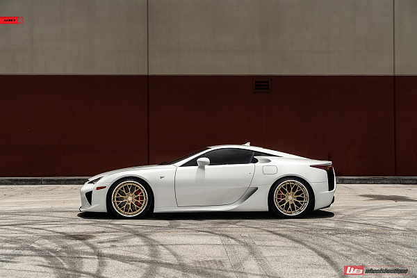 Фото дисков Anrky AN30 Сатиновое золото на Lexus LFA