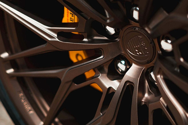 Фото дисков Anrky S1-X1 Сатиновая бронза на Ferrari 812