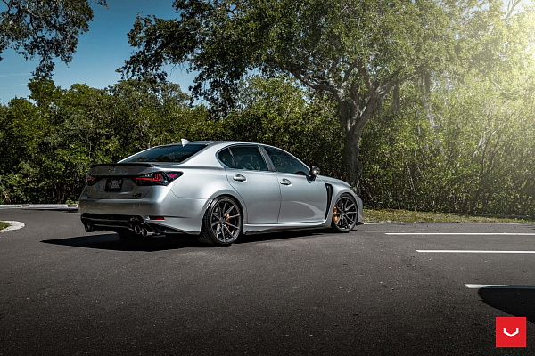Фото дисков Vossen HF-3 Сатиновый графит на Lexus GS IV